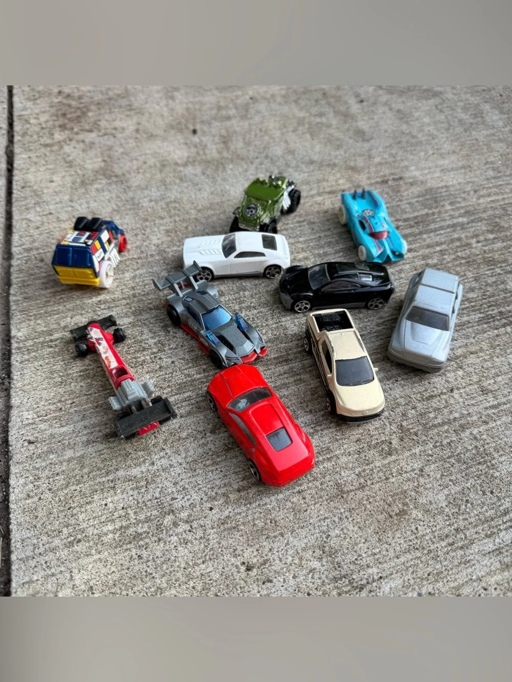 118pc Hot Wheels Diecast Toy Car Lot Loose Cars Mixed Vehicles Collectible Bulk